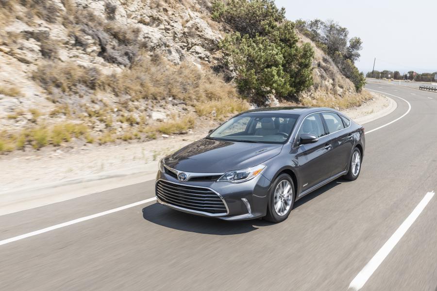  Toyota Avalon Hybrid 2016 года  (US) (фото 4 из 19)